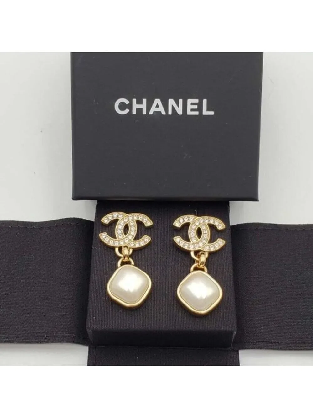 CHANEL Brand New Earrings 675-080824